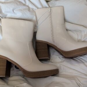 Universal Thread Cream Ankle Boots
